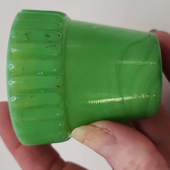 Vintage Jadite Mini Flower Pot 2.25" - Picture 9 of 9